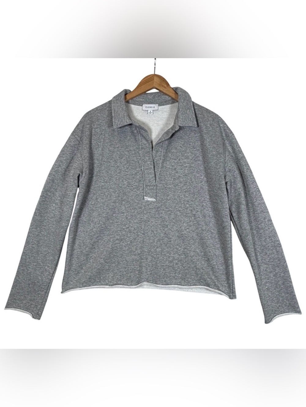 EVEREVE
M
Gray Raw Hem Polo Collar Long Sleeve
sweatshirt
EUC - Picture 2 of 7